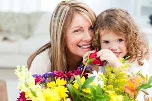 איפה להזמין פרחים לאמא? אצלנו בחנות שושי רגעים של פרחים