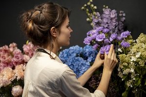 איך לבחור זר פרחים לפי רגש ולא רק לפי צבע