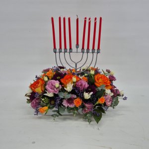 סידור חנוכיה בכתום ורוד